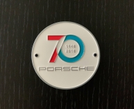 Original 70 Jahre Porsche Plakette -weiß 